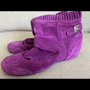 Women’s ankle boots.